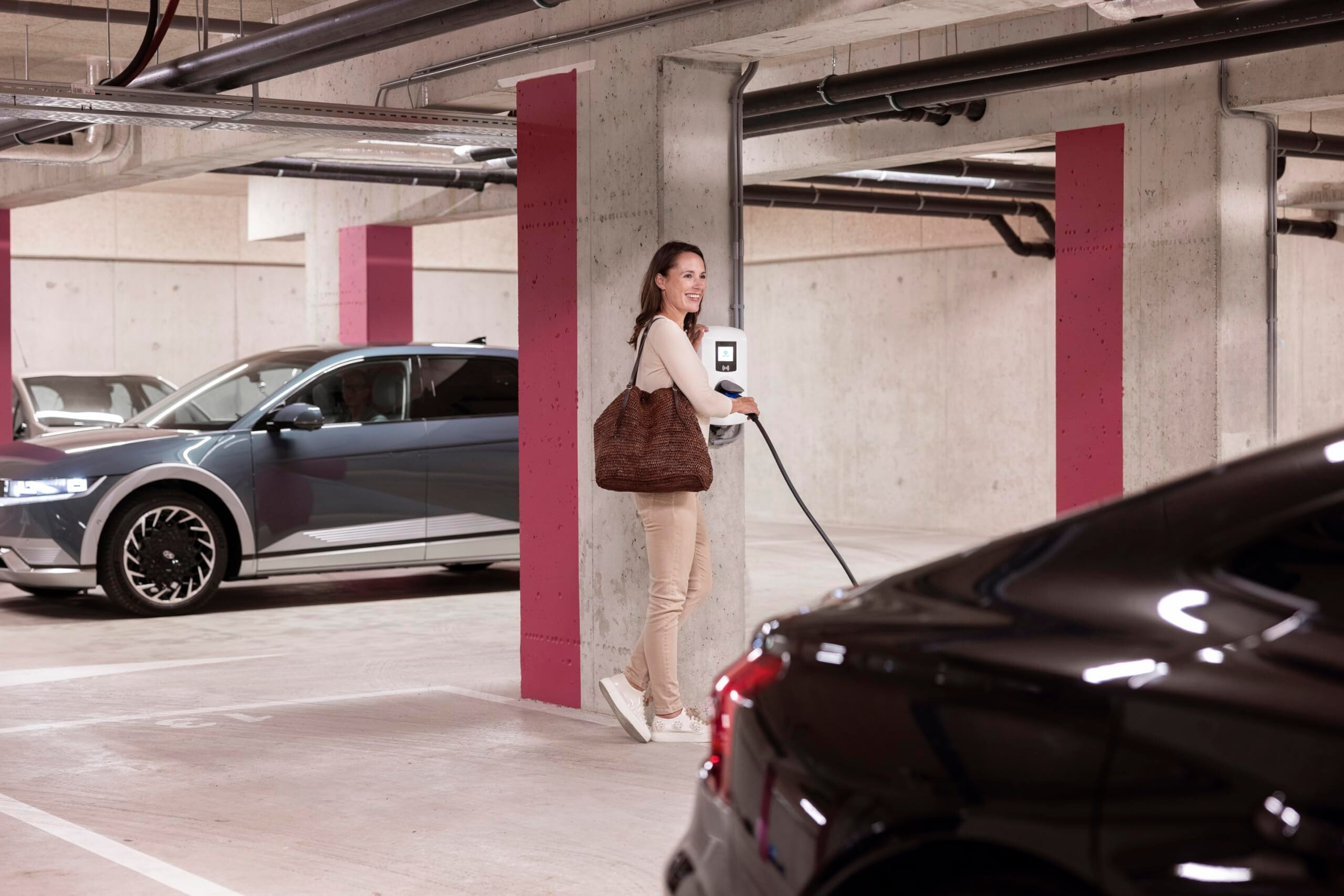 Laadpaal bij Bedrijf – Alfen single pro line – header